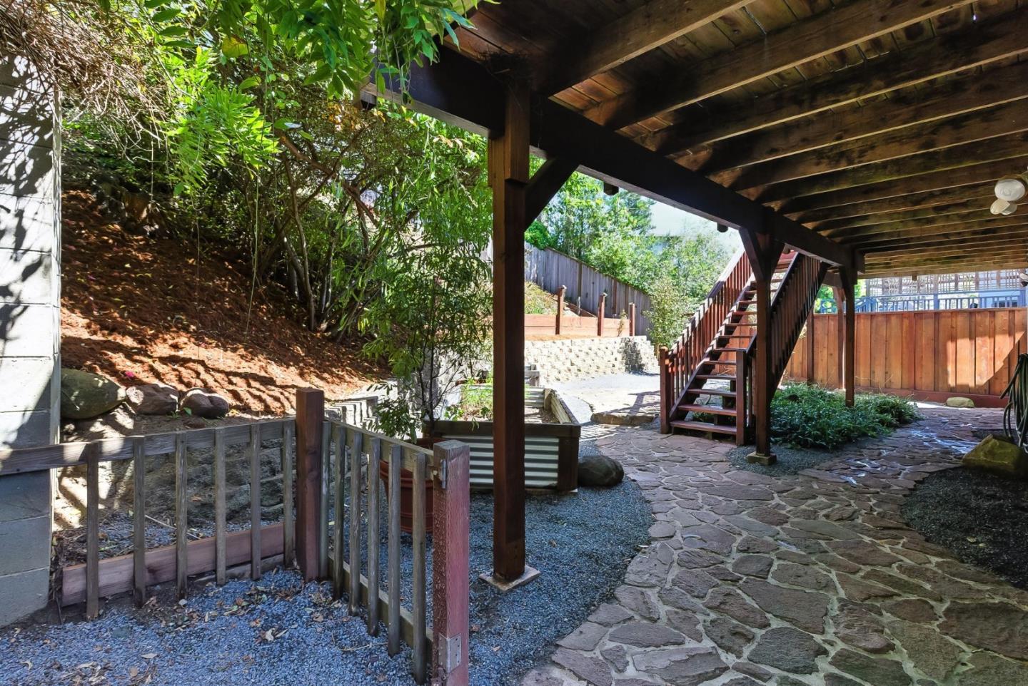 422 Portola Avenue