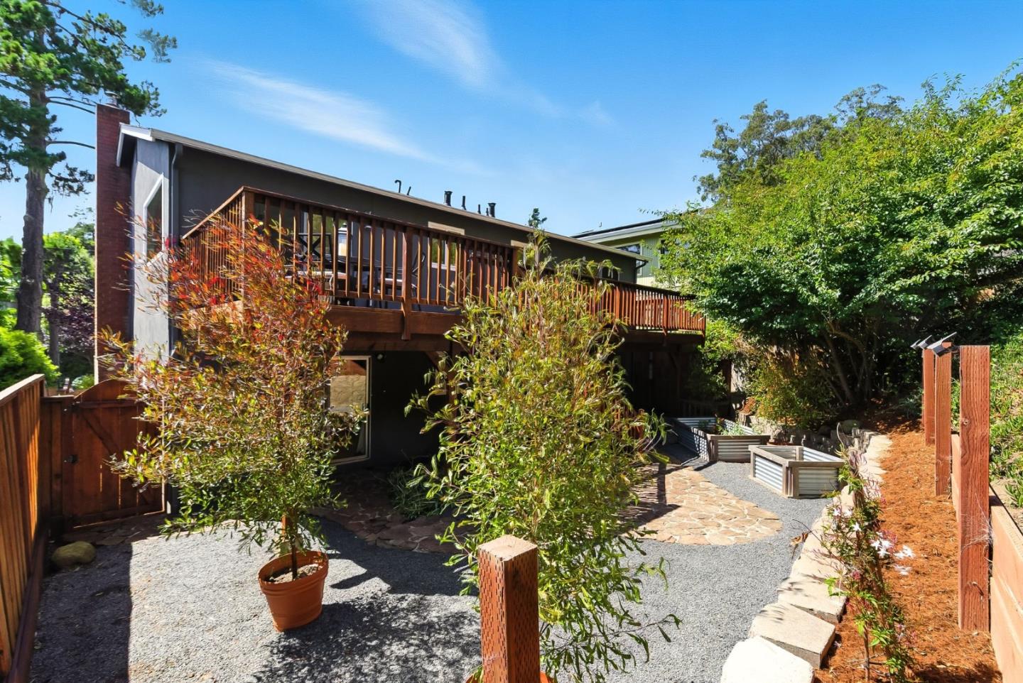 422 Portola Avenue