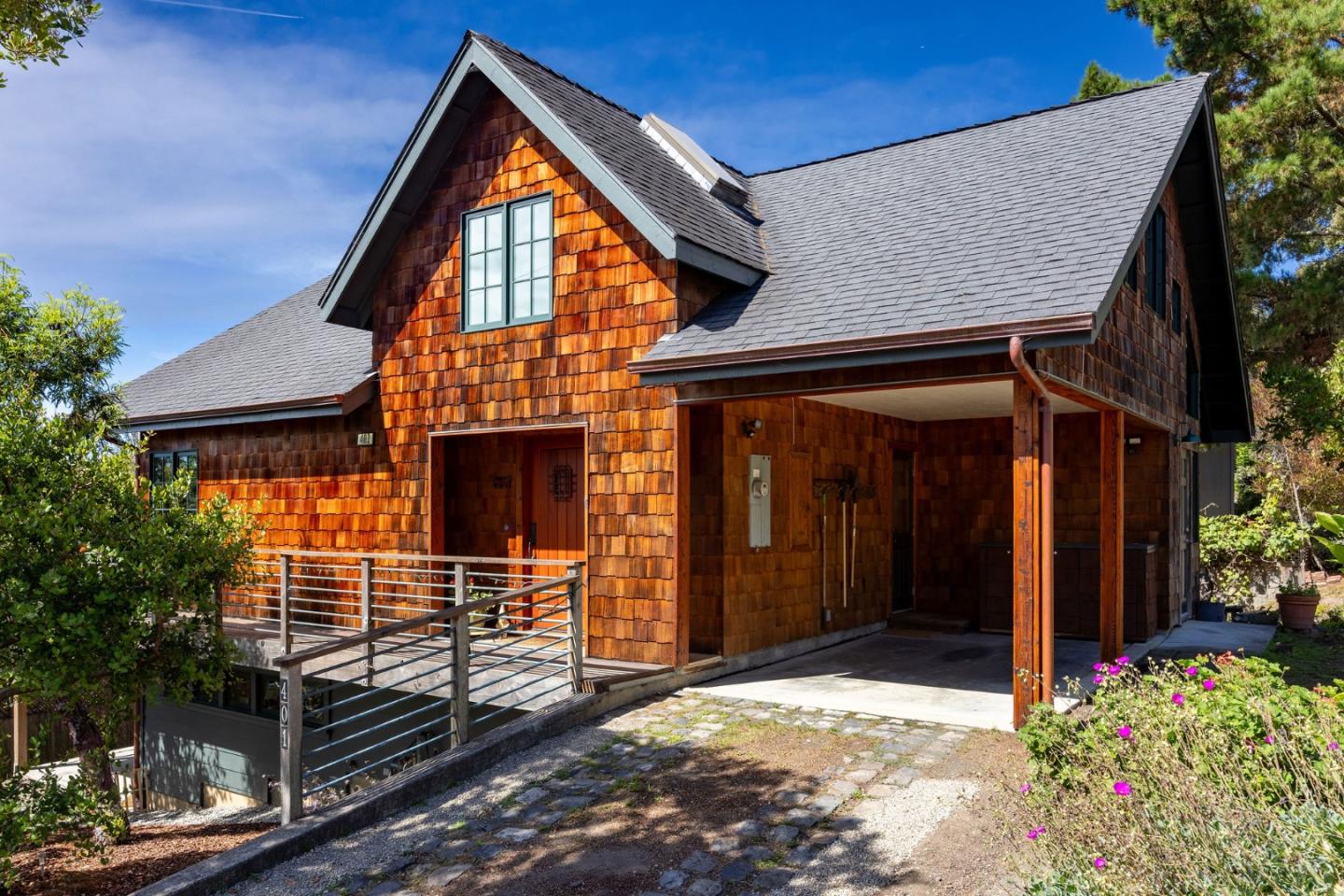 401 Del Oro Avenue
