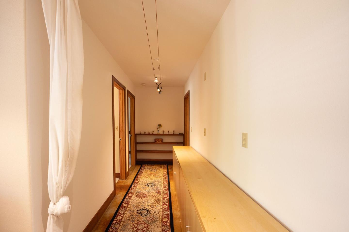 401 Del Oro Avenue