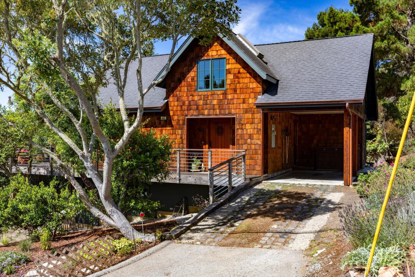 401 Del Oro Avenue