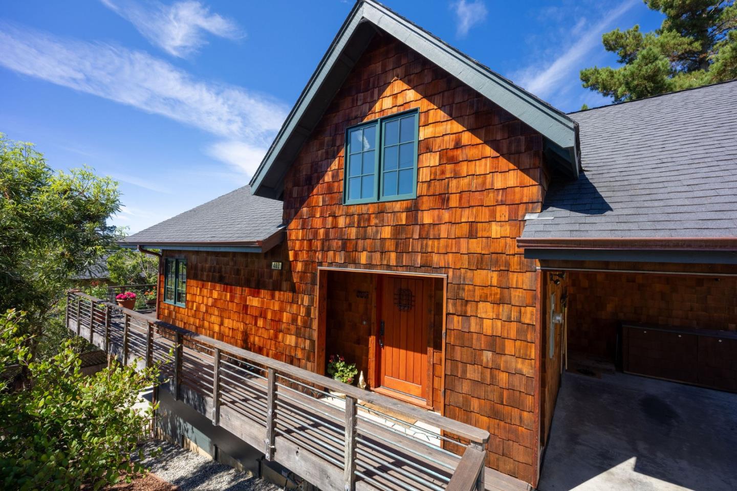 401 Del Oro Avenue