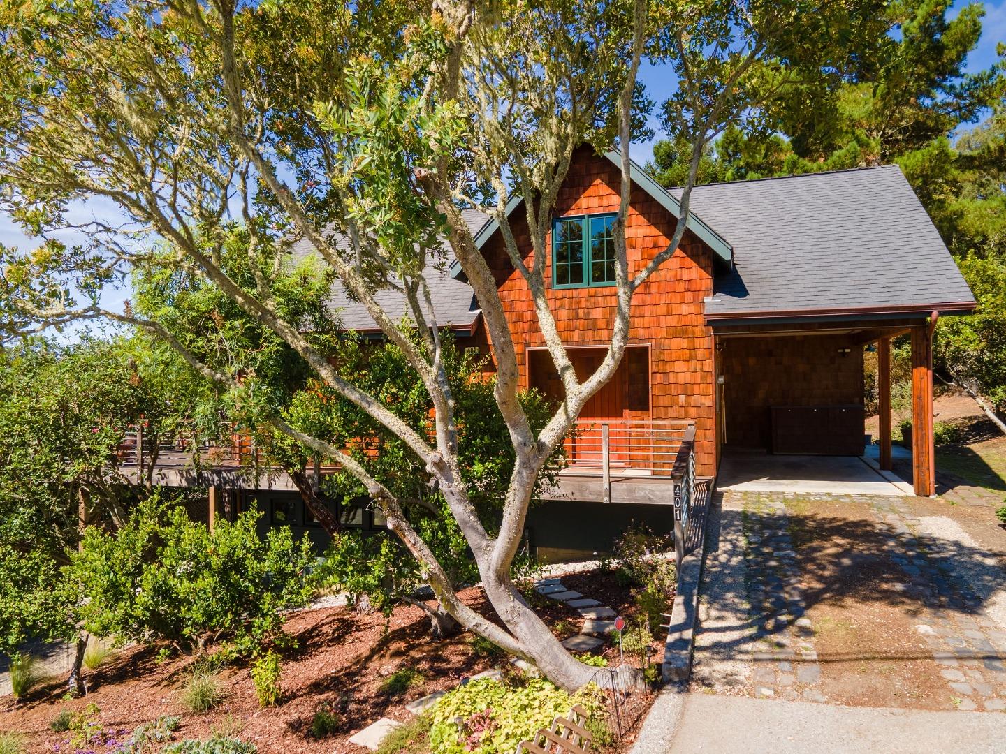 401 Del Oro Avenue