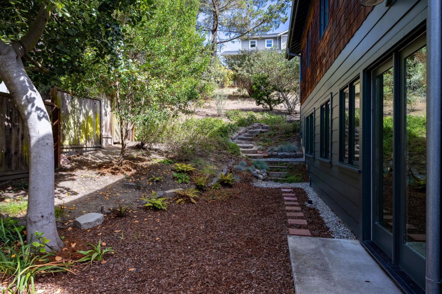 401 Del Oro Avenue