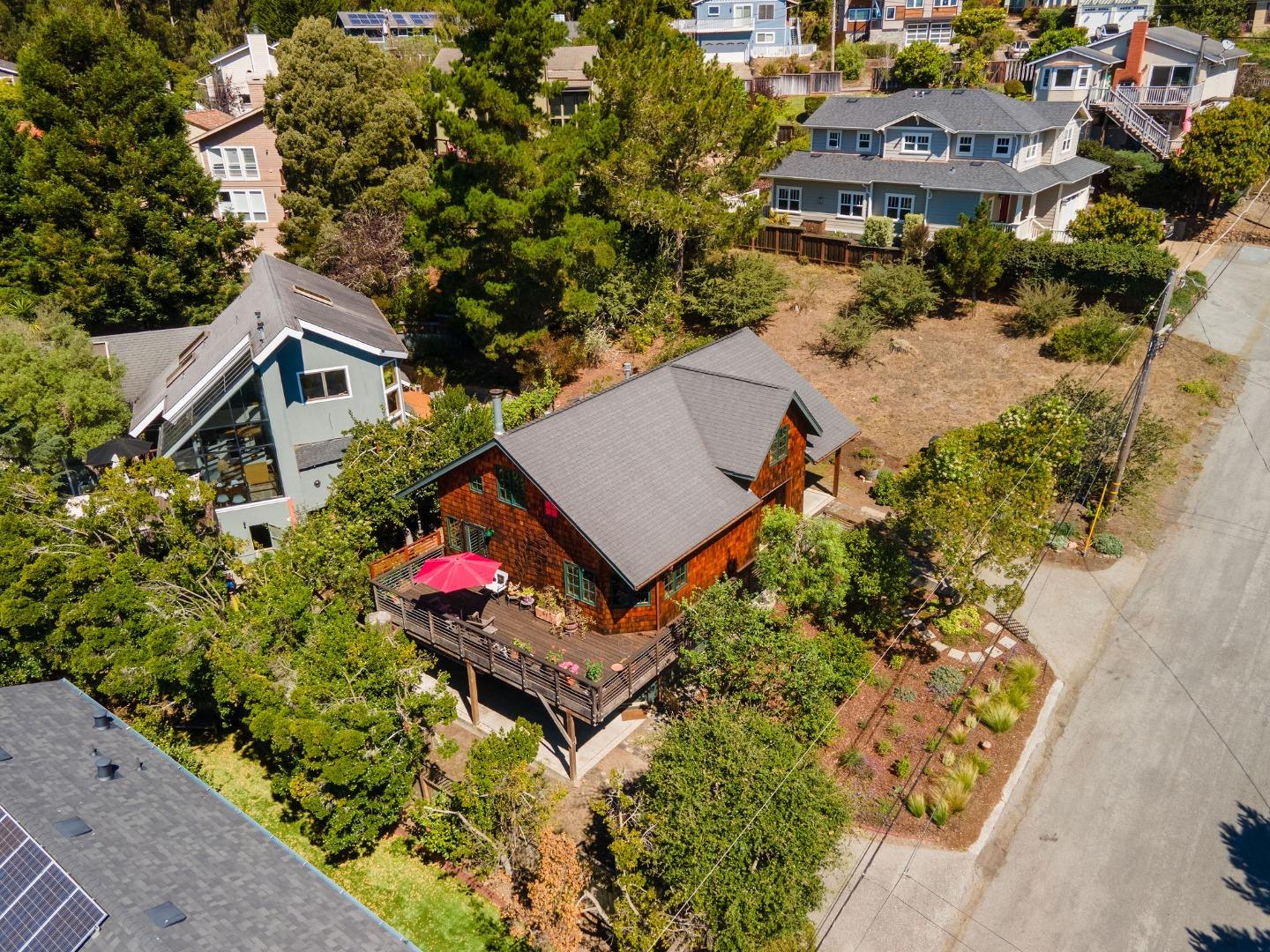 401 Del Oro Avenue