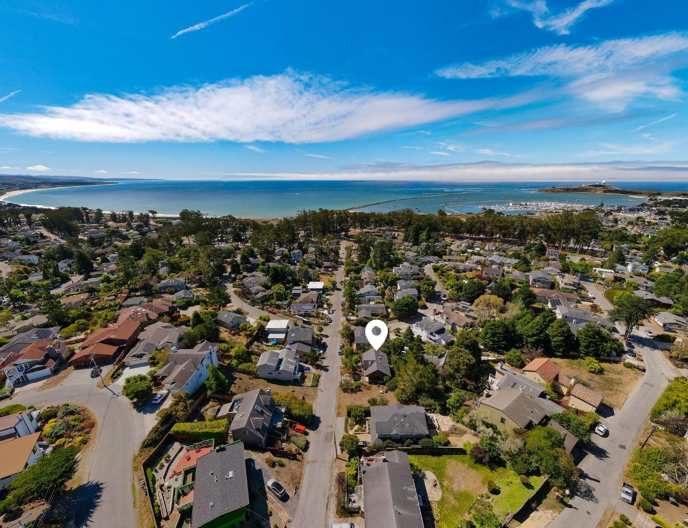 401 Del Oro Avenue