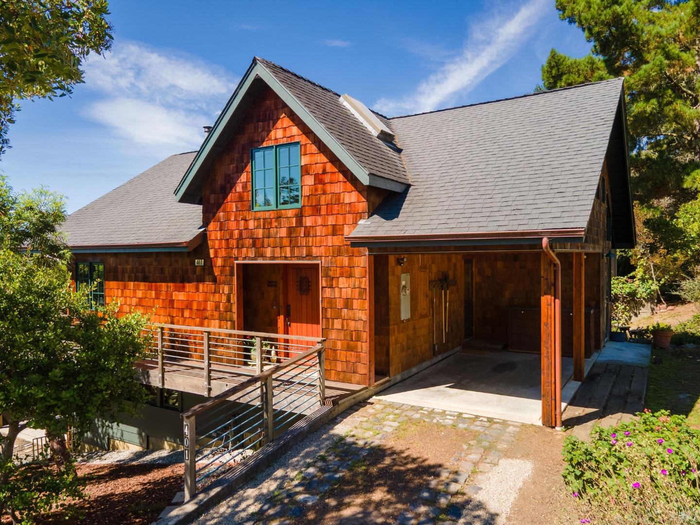401 Del Oro Avenue