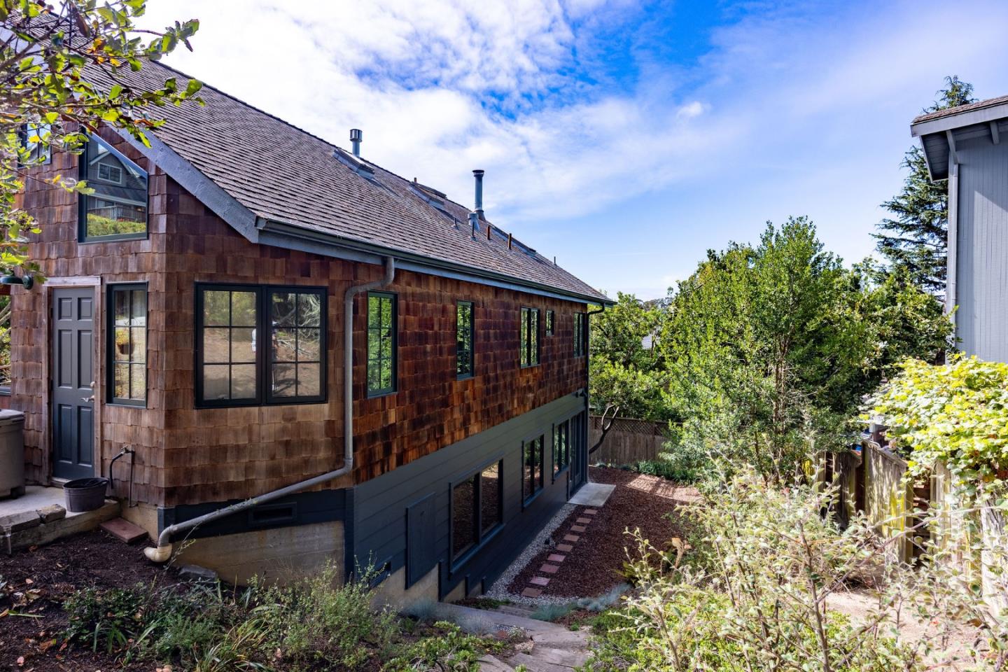 401 Del Oro Avenue