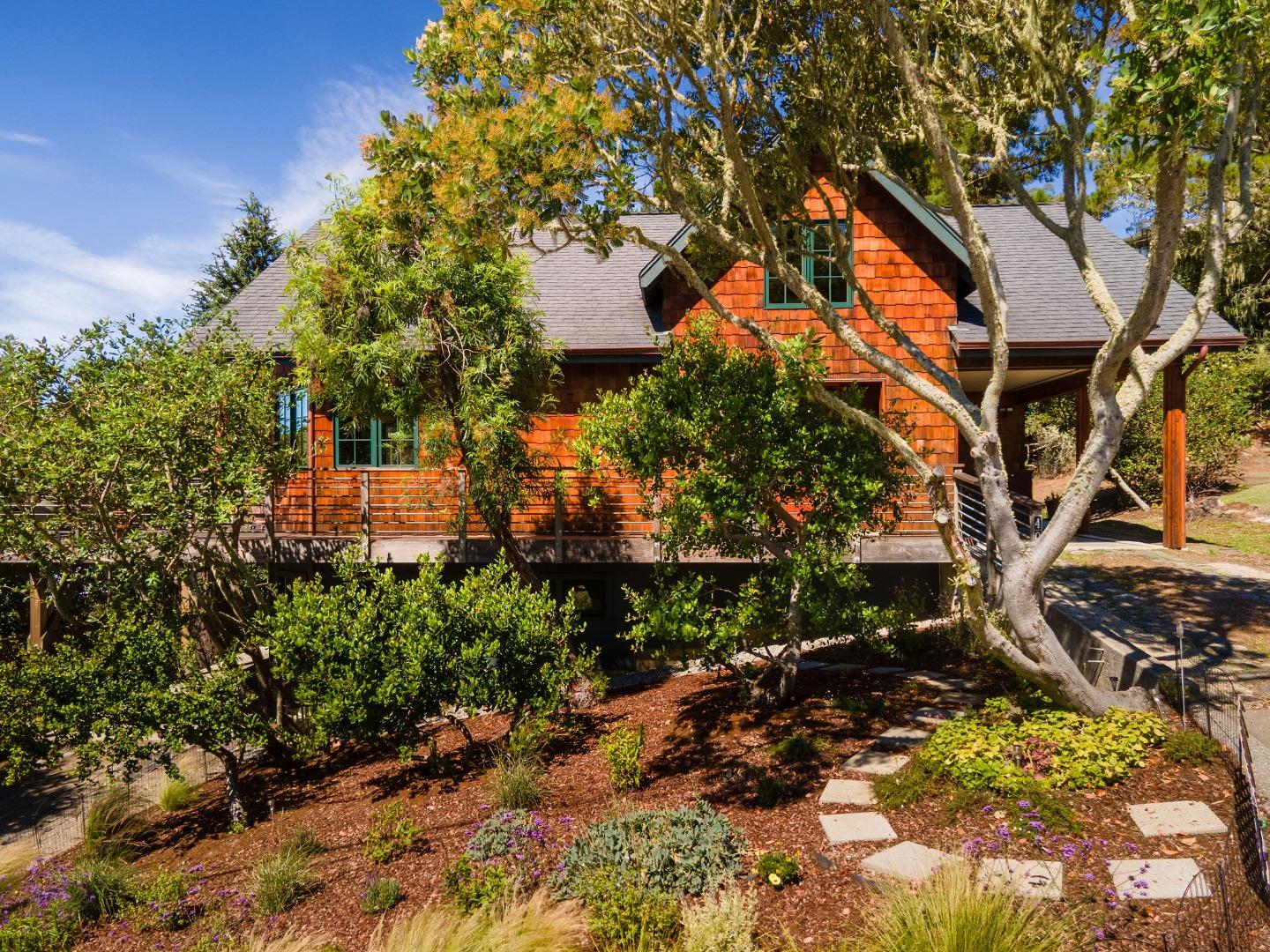 401 Del Oro Avenue