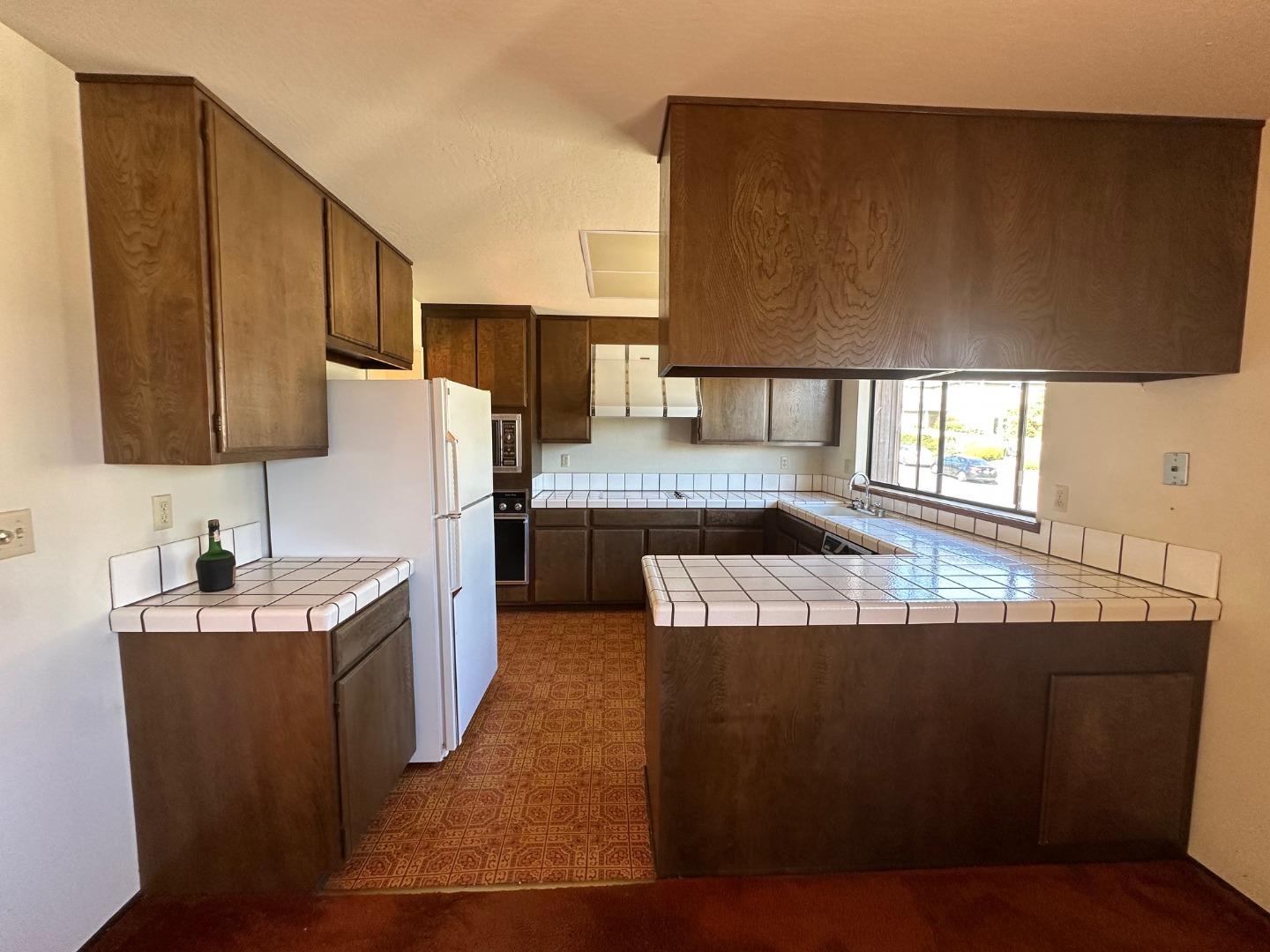 563 El Granada Boulevard