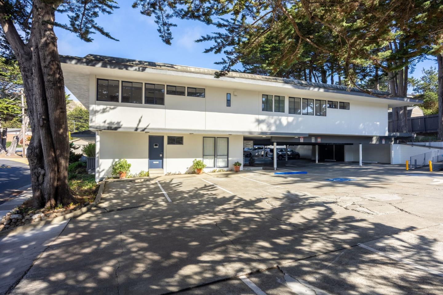 667 Crespi Drive
