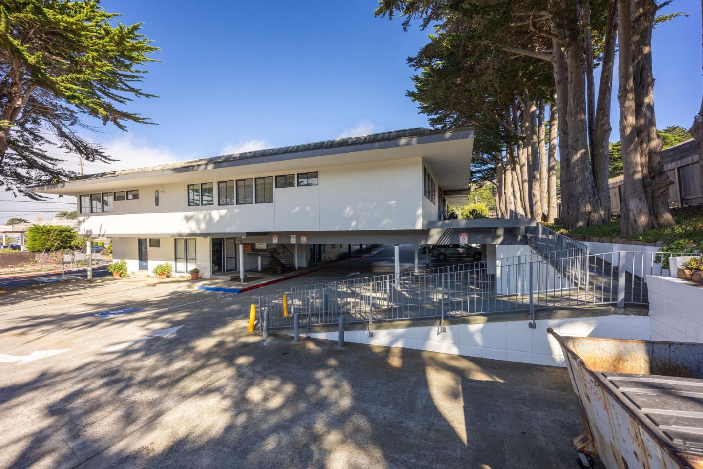 667 Crespi Drive
