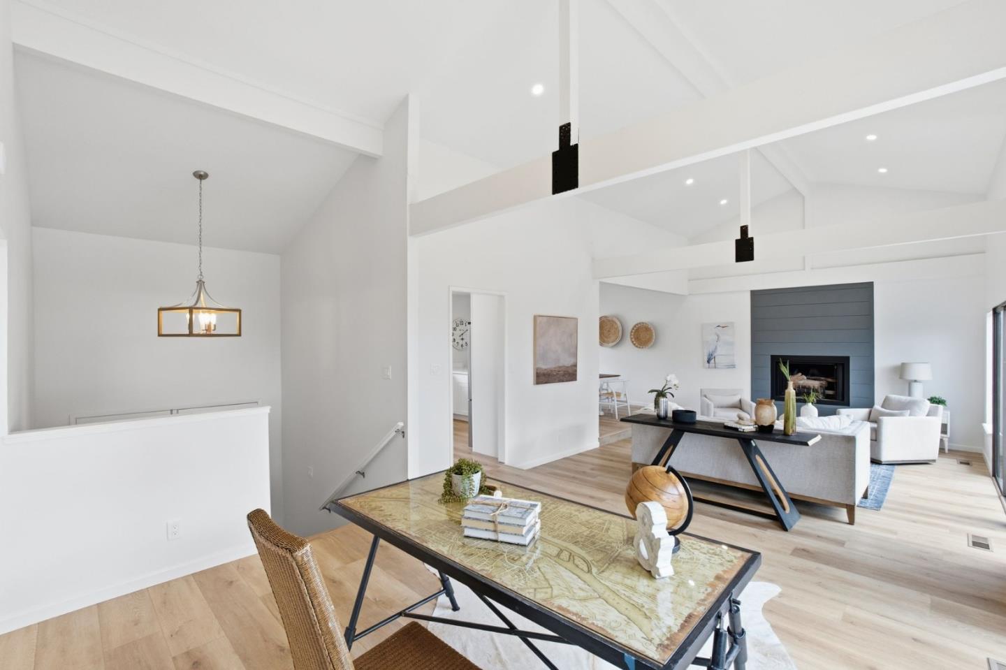 563 El Granada Boulevard