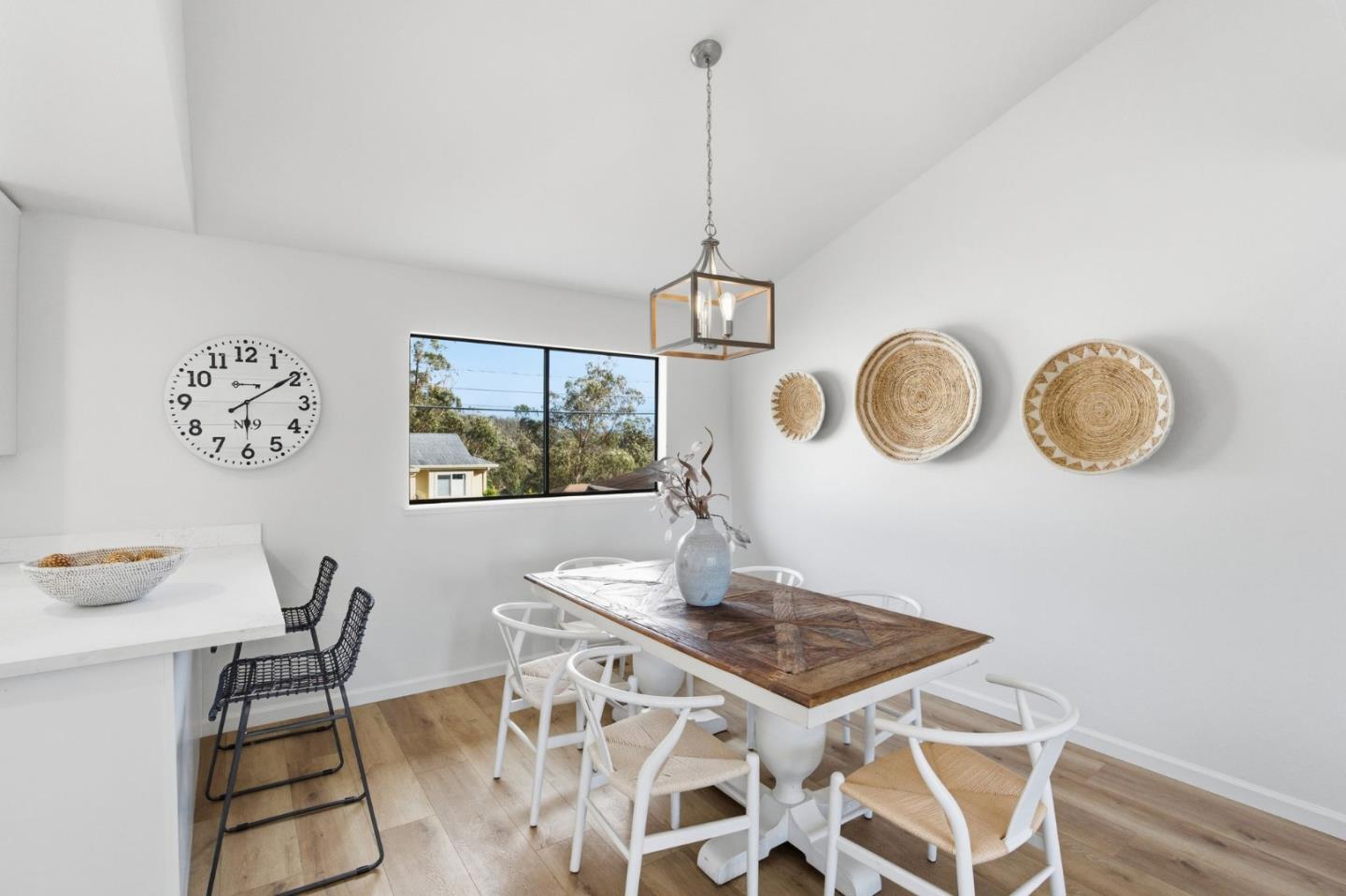 563 El Granada Boulevard