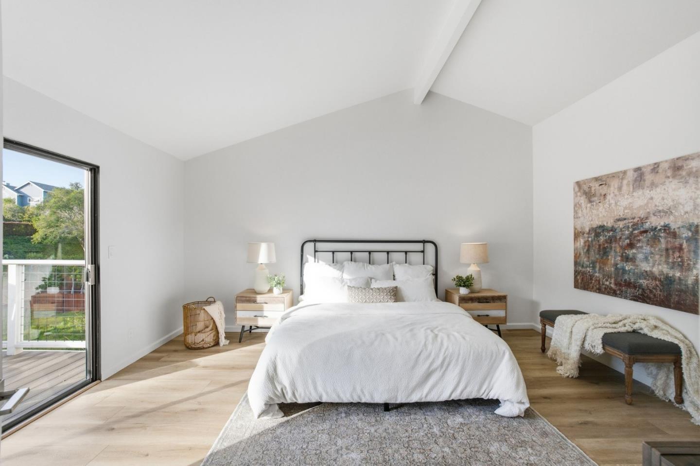 563 El Granada Boulevard