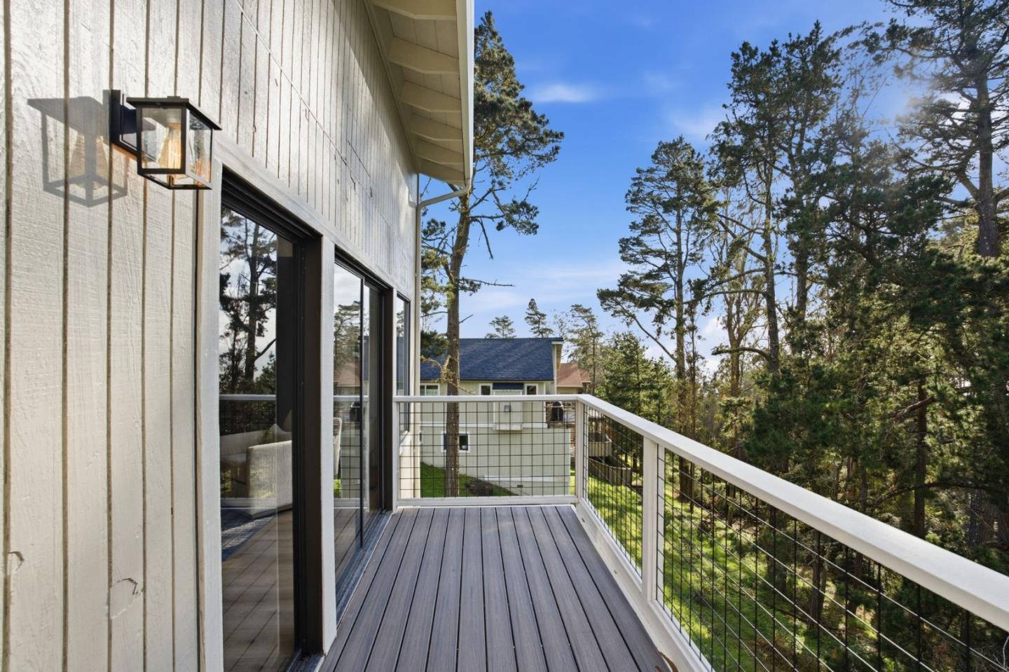 563 El Granada Boulevard