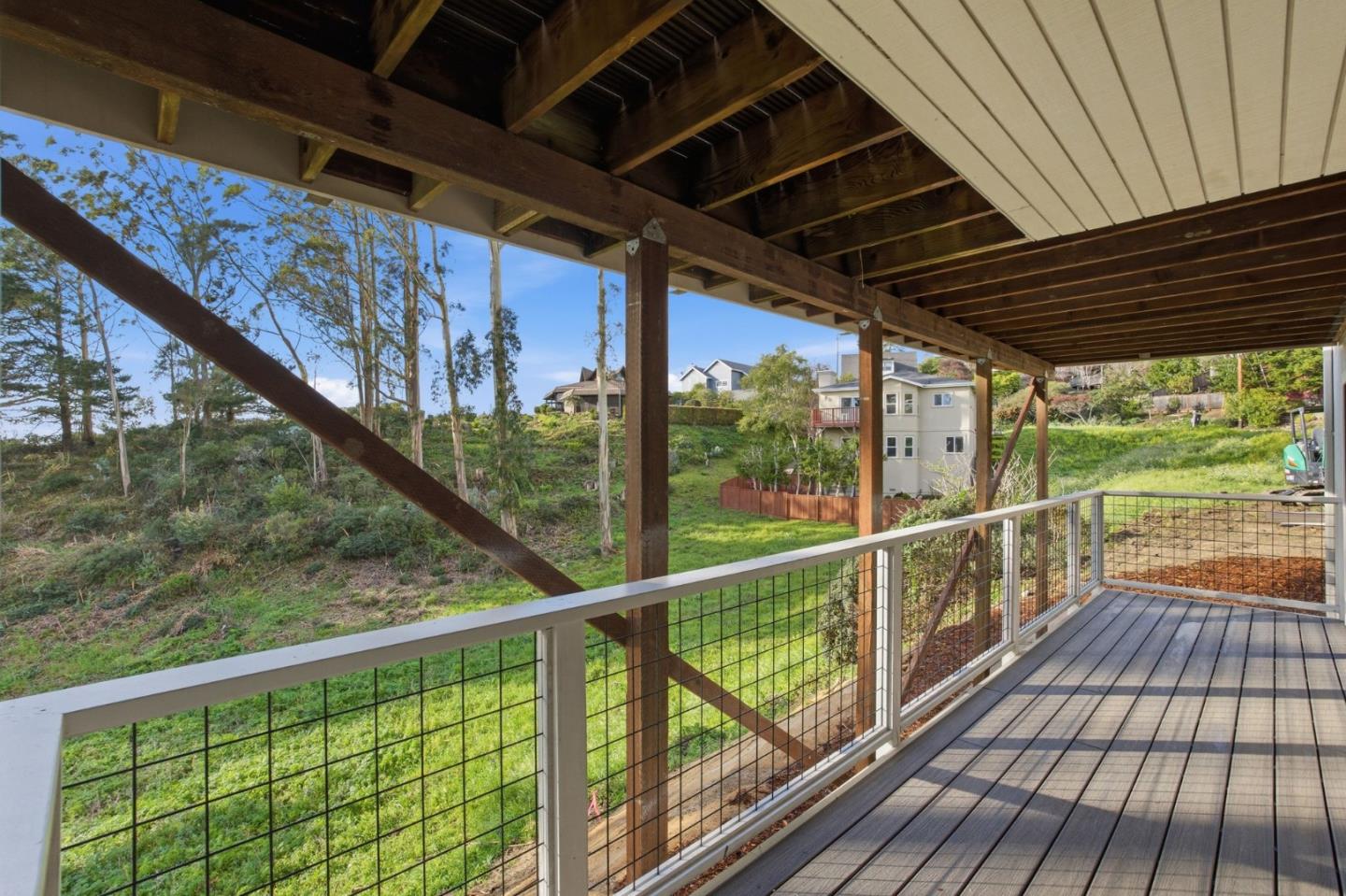 563 El Granada Boulevard