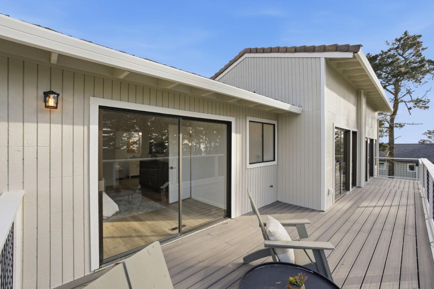 563 El Granada Boulevard