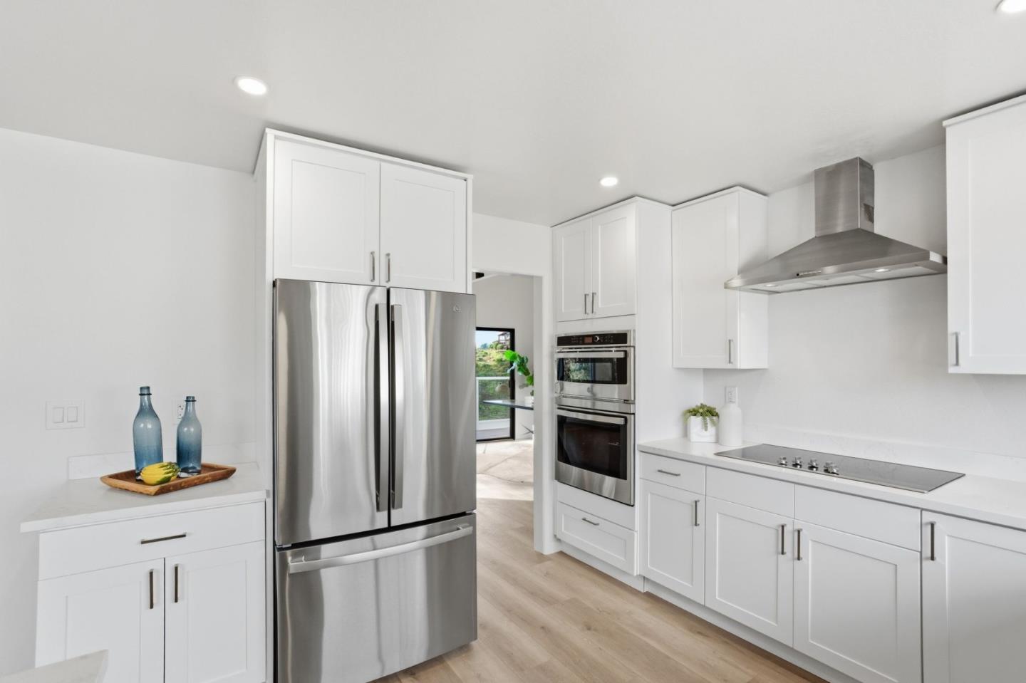 563 El Granada Boulevard