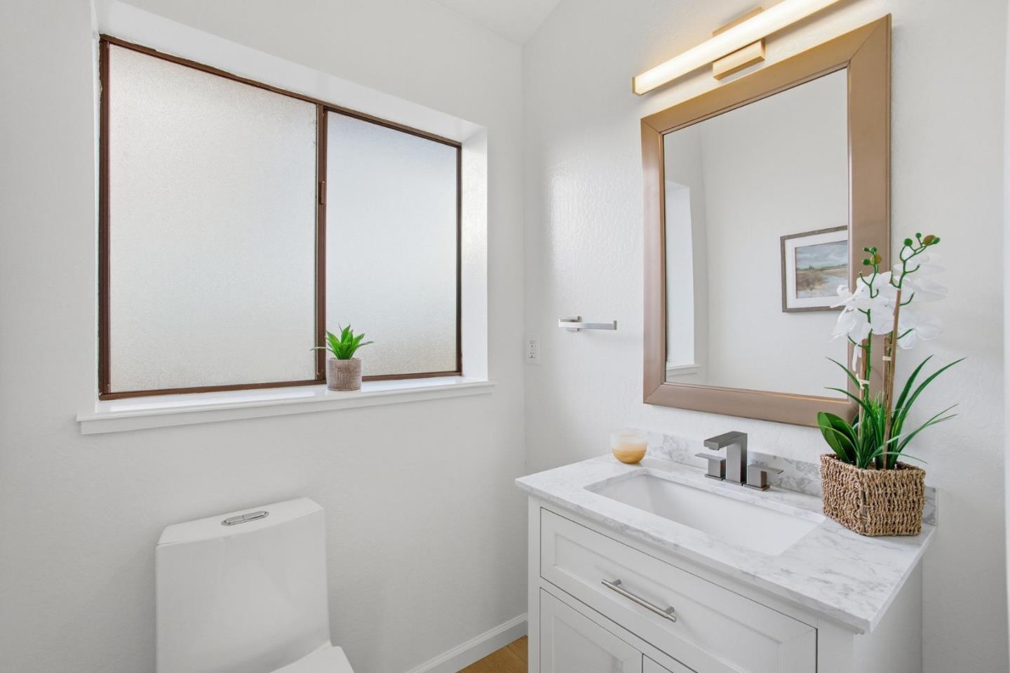 563 El Granada Boulevard