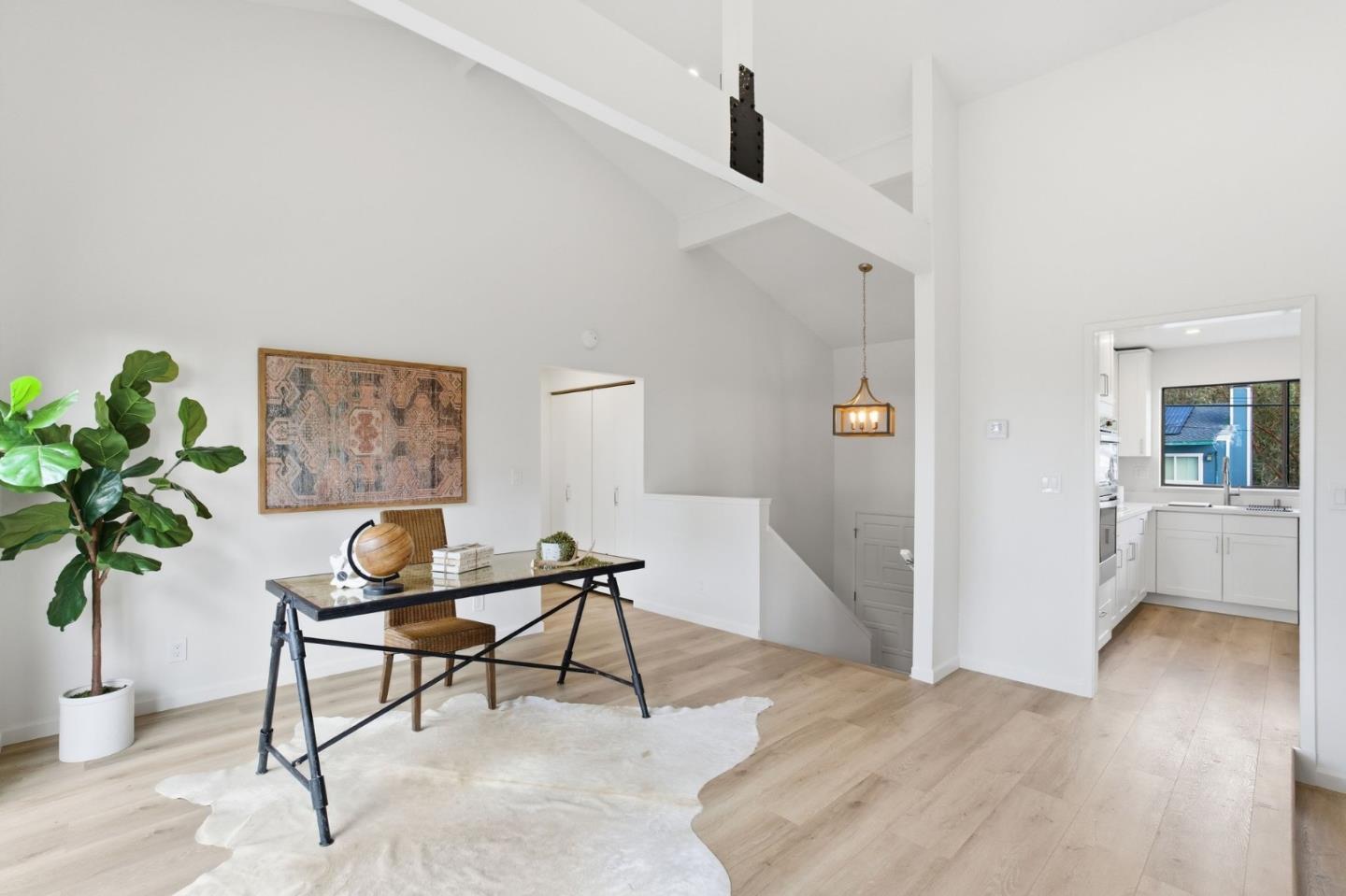 563 El Granada Boulevard