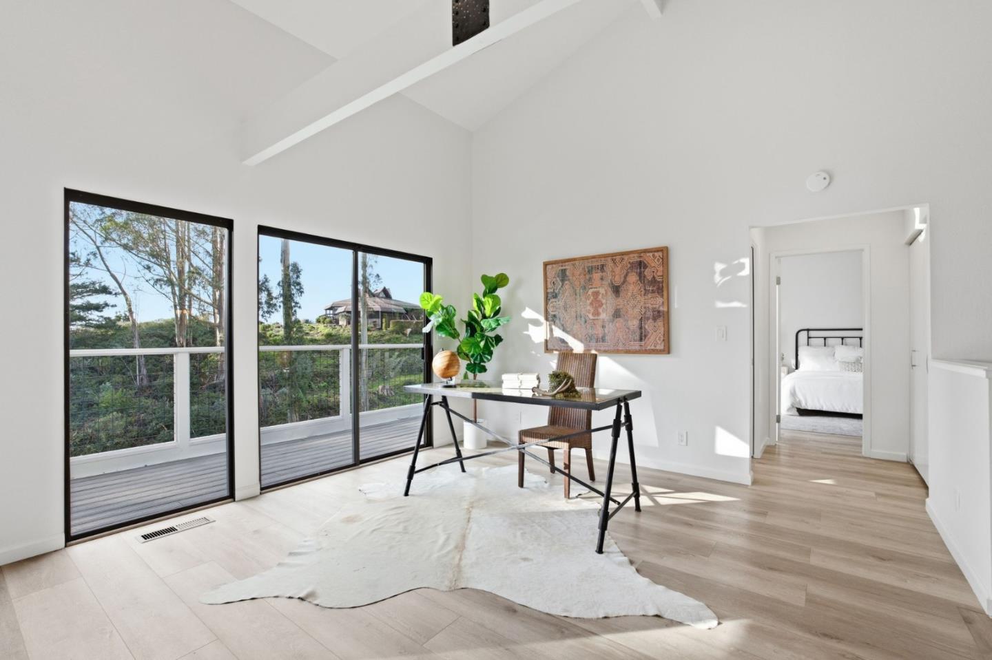 563 El Granada Boulevard