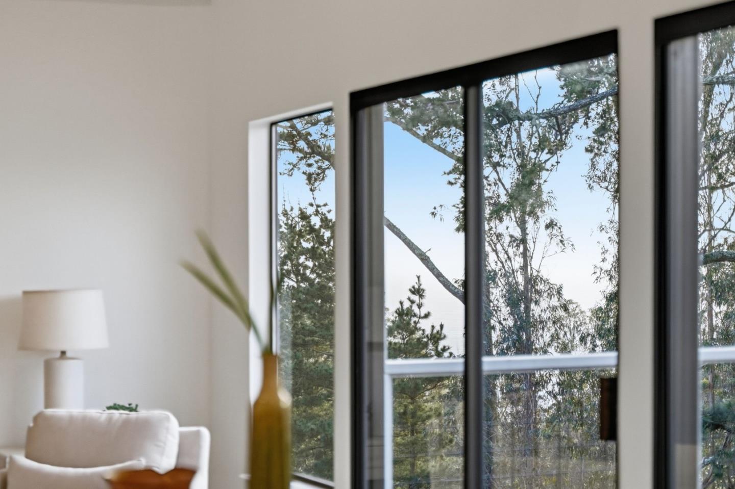 563 El Granada Boulevard