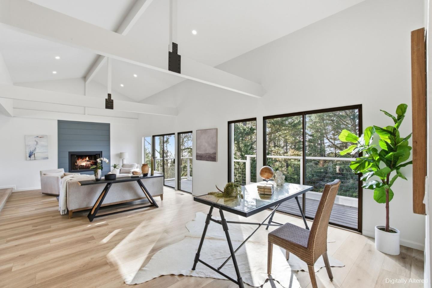 563 El Granada Boulevard