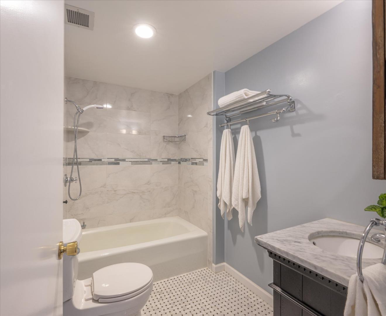 225 Virginia Avenue PH-D