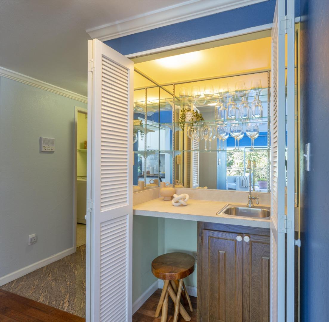 225 Virginia Avenue PH-D