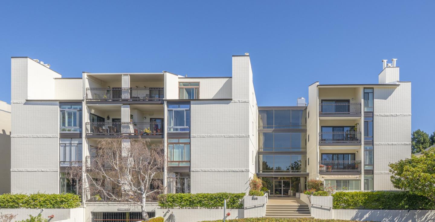 225 Virginia Avenue PH-D