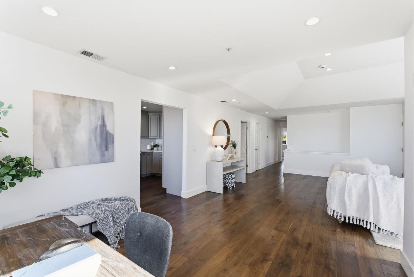 480 Pointe Pacific 1