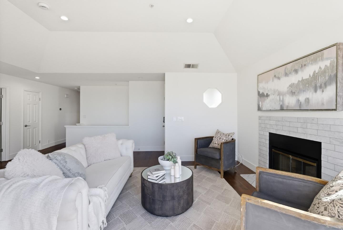 480 Pointe Pacific 1