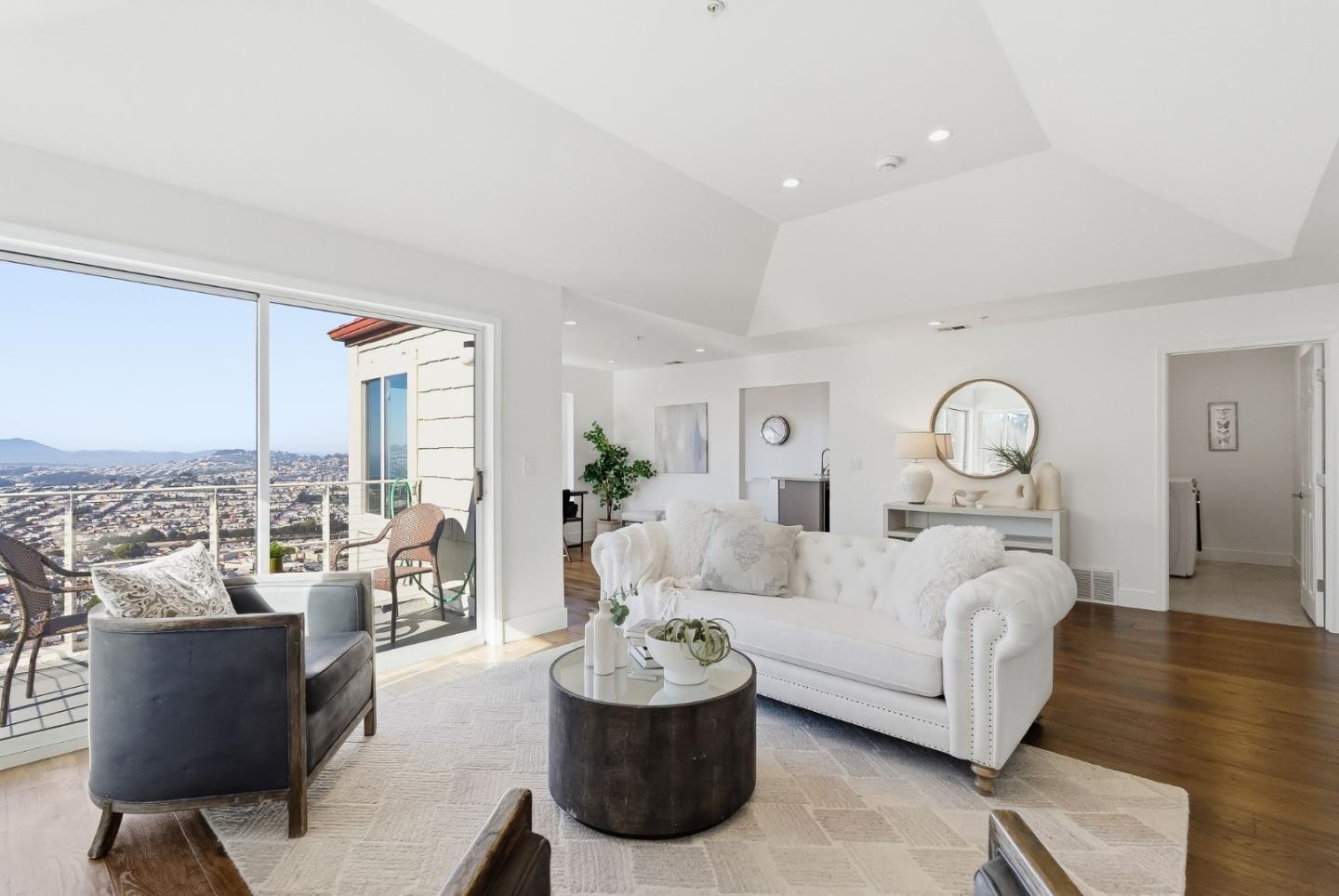 480 Pointe Pacific 1