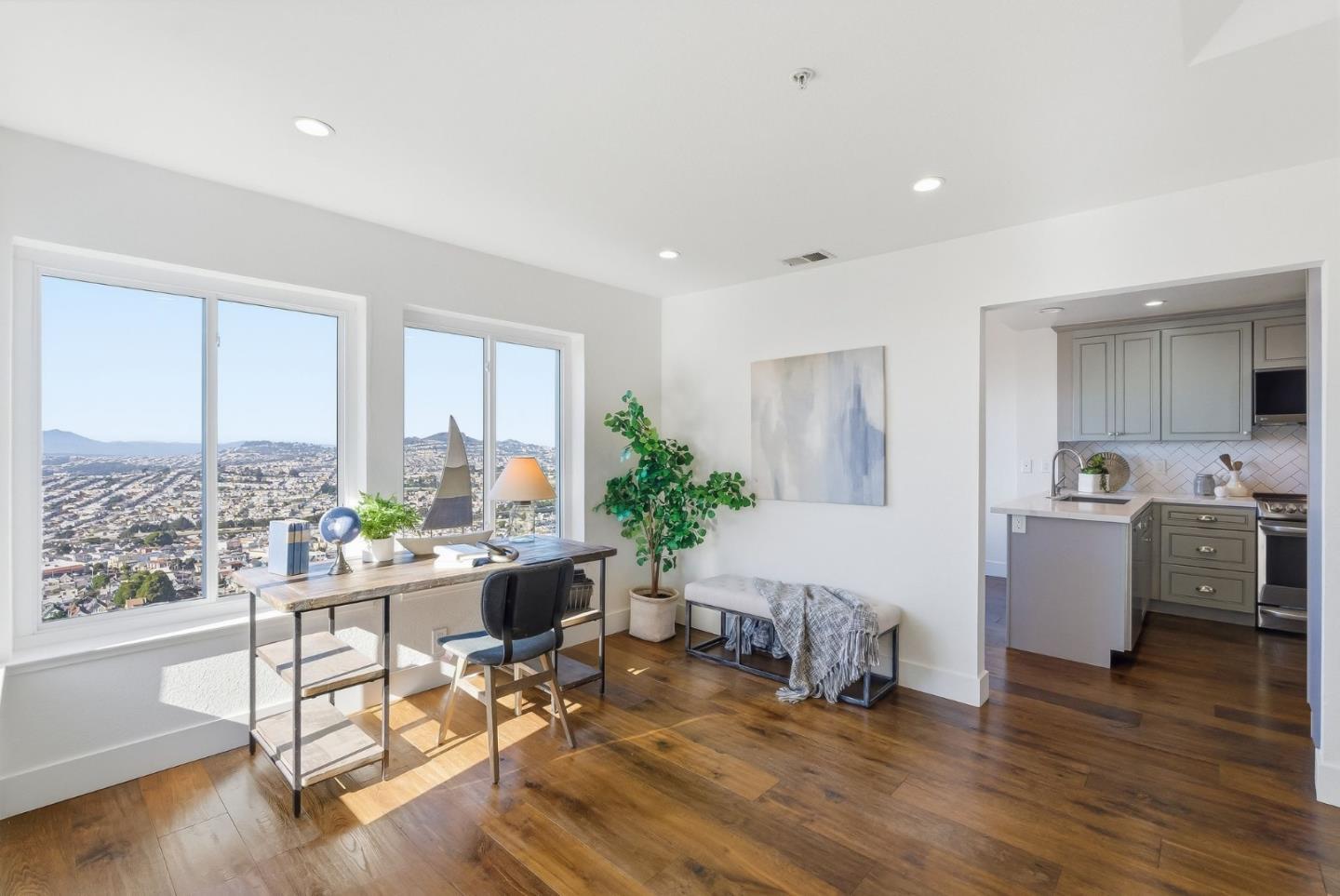 480 Pointe Pacific 1