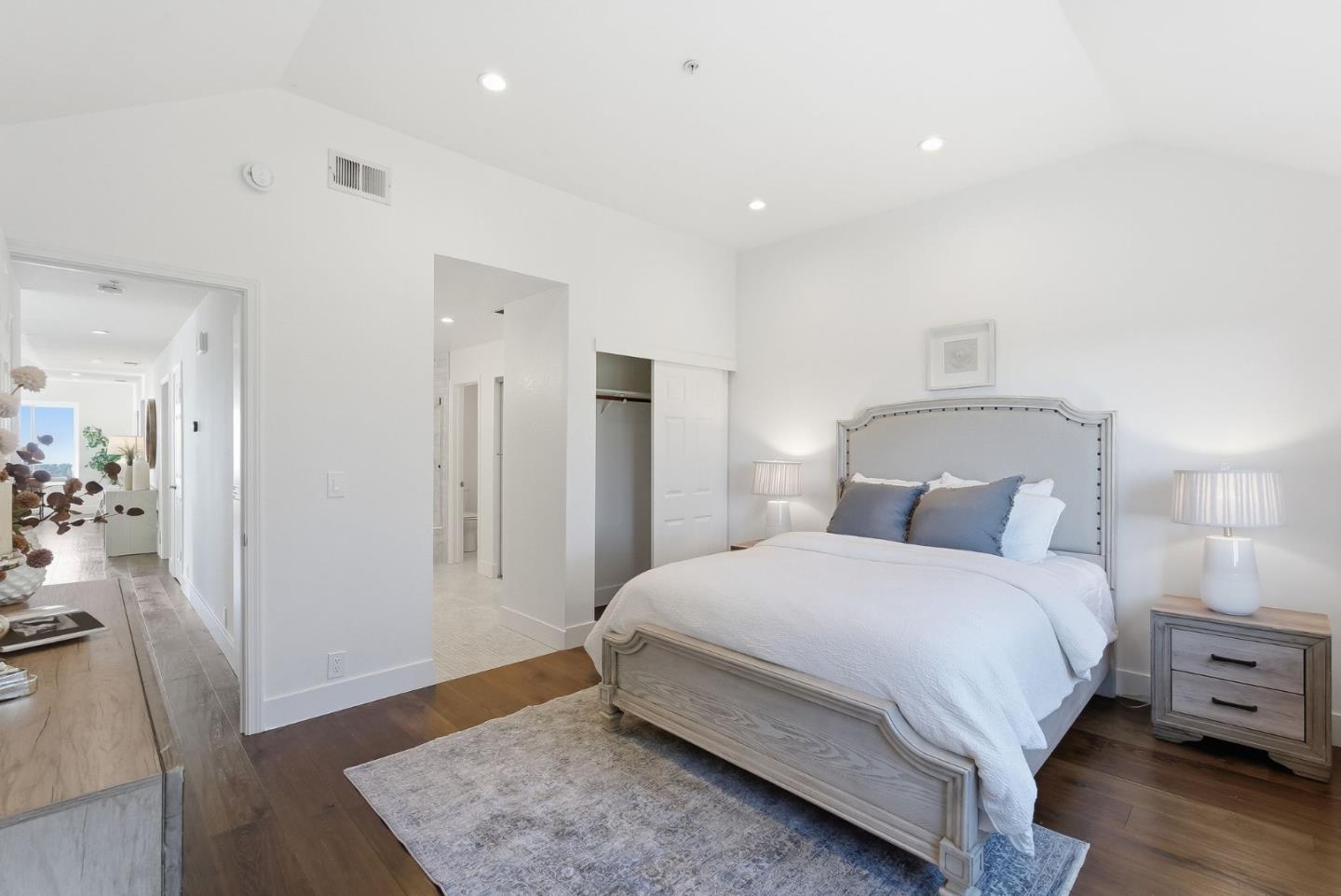 480 Pointe Pacific 1