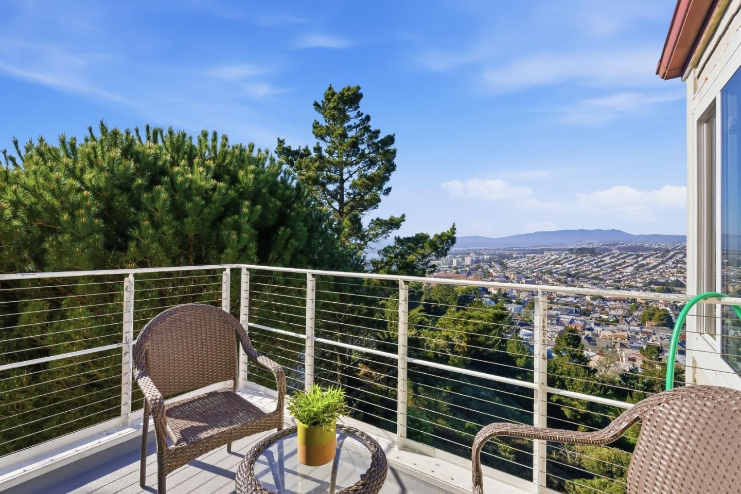 480 Pointe Pacific 1