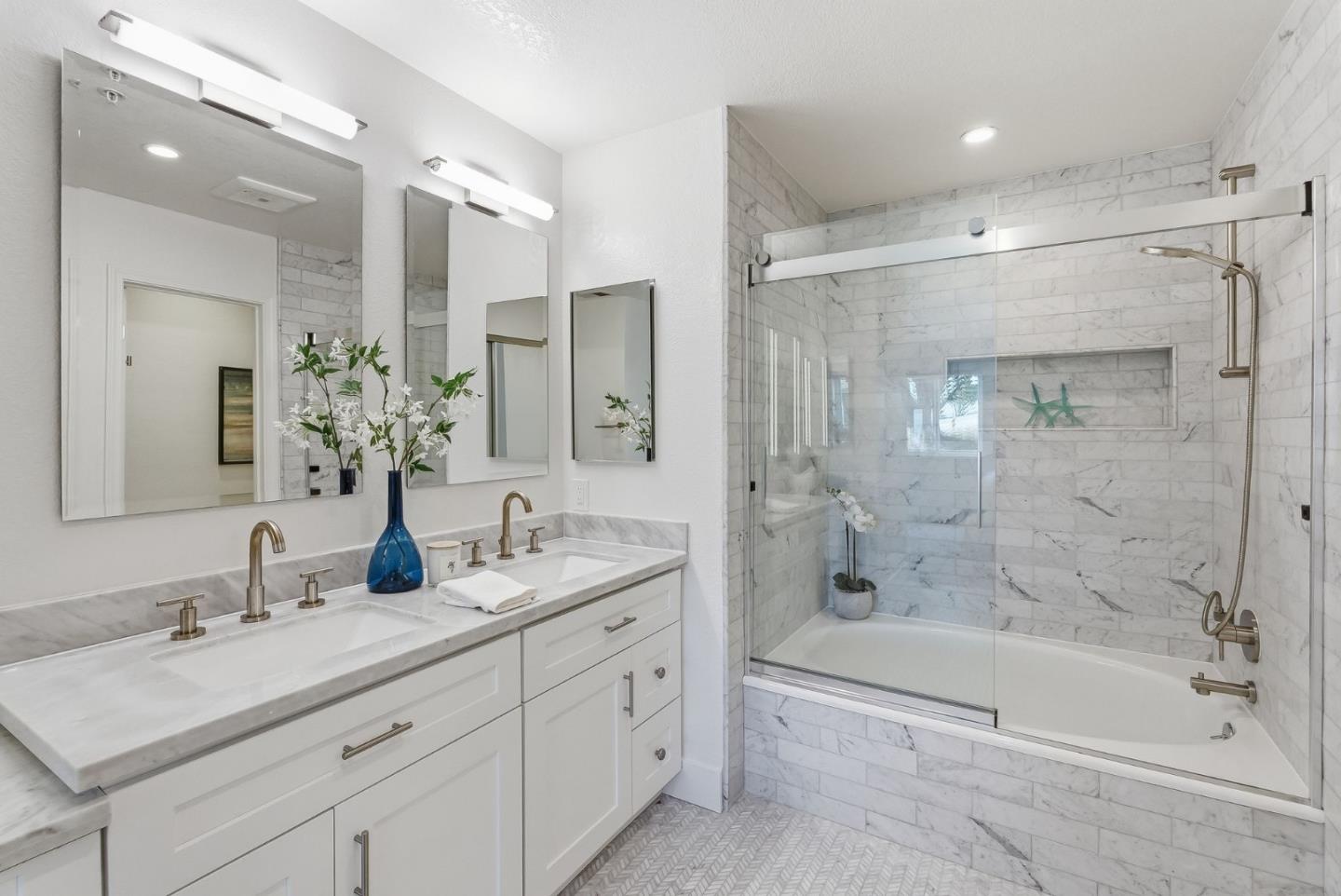 480 Pointe Pacific 1