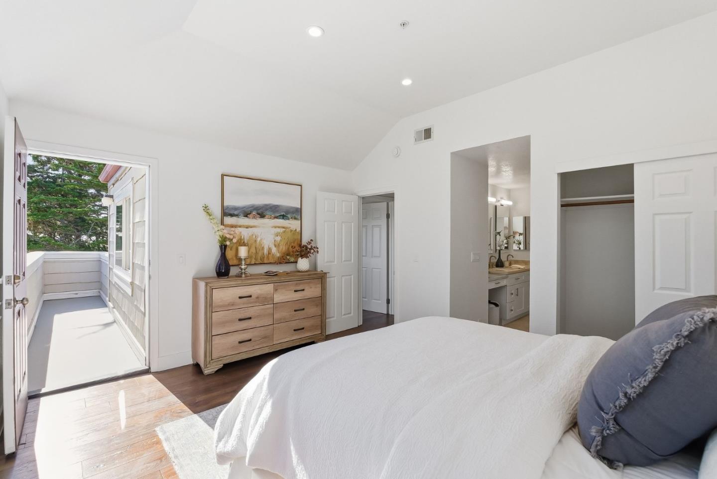 480 Pointe Pacific 1