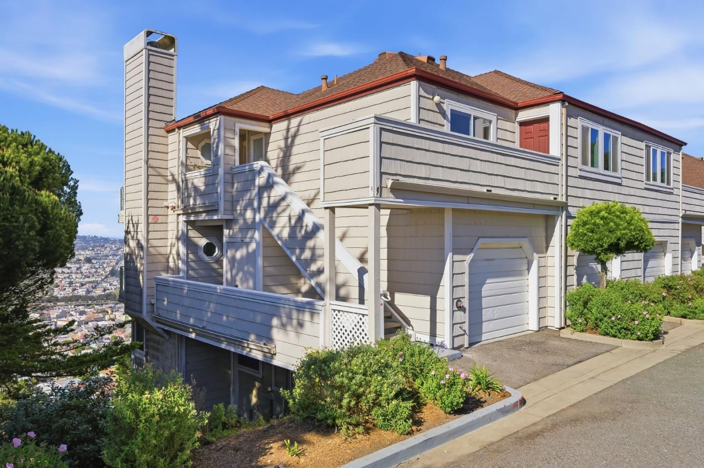 480 Pointe Pacific 1