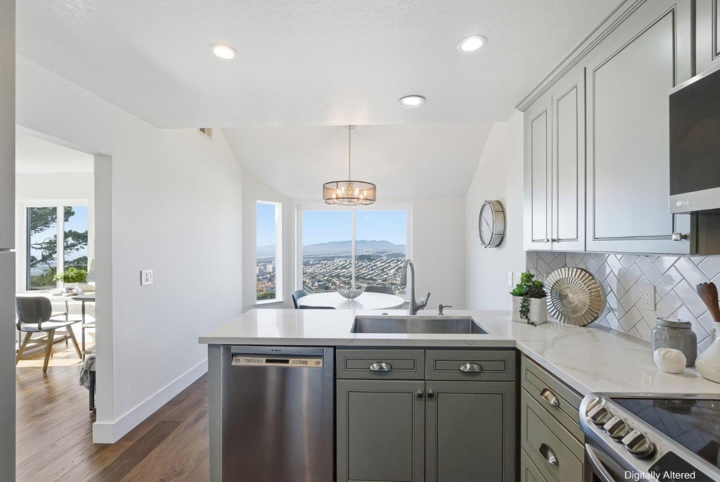 480 Pointe Pacific 1