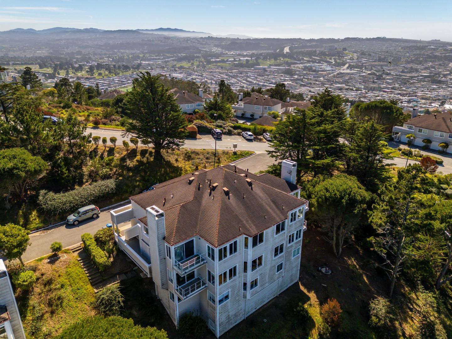 480 Pointe Pacific 1
