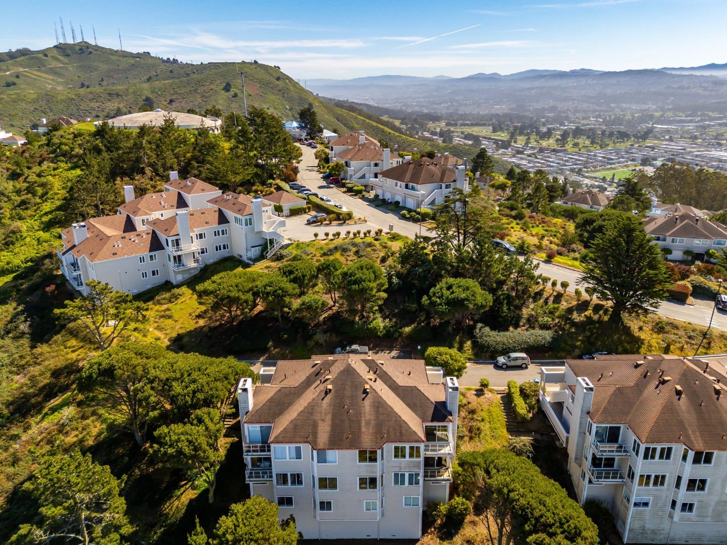 480 Pointe Pacific 1
