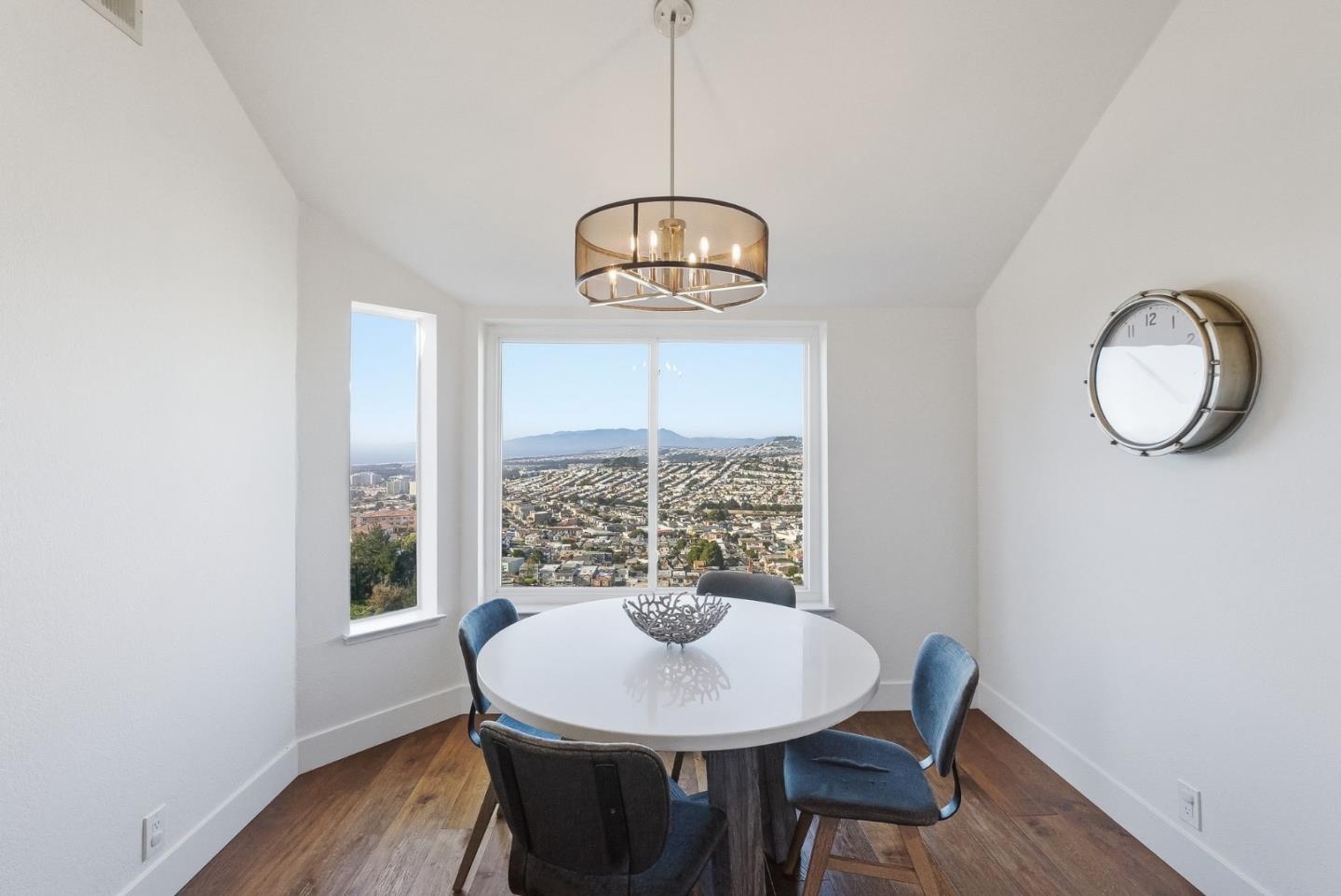 480 Pointe Pacific 1