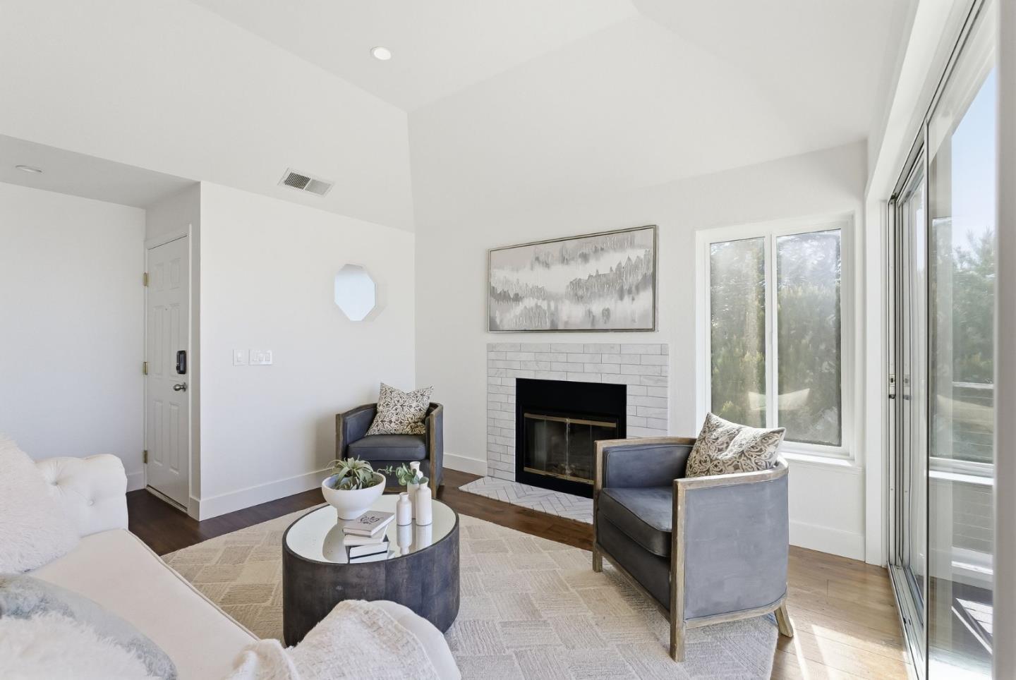 480 Pointe Pacific 1