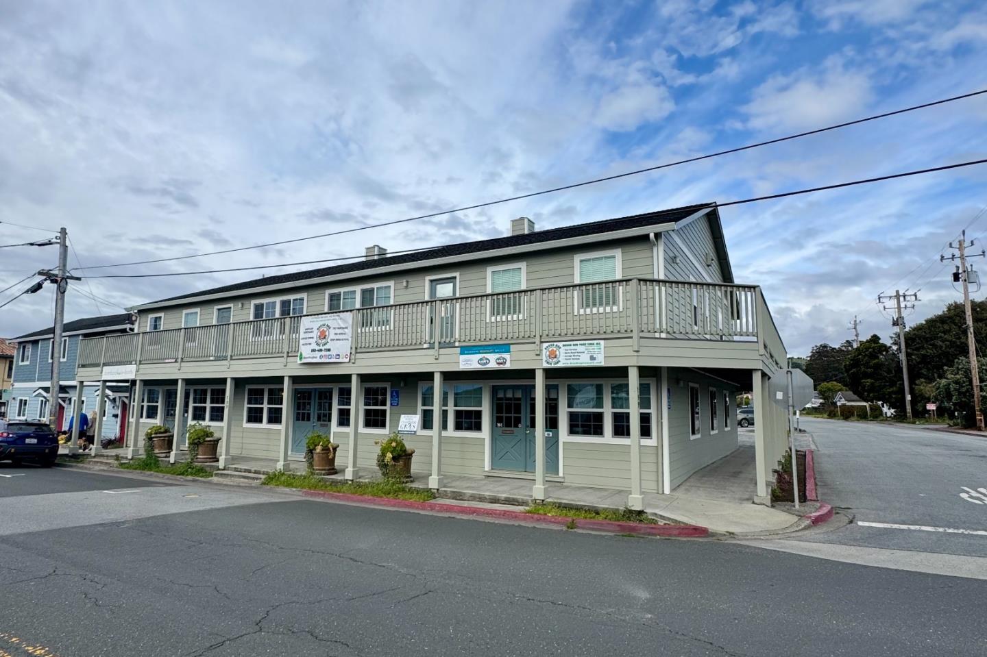 799 Main Street I