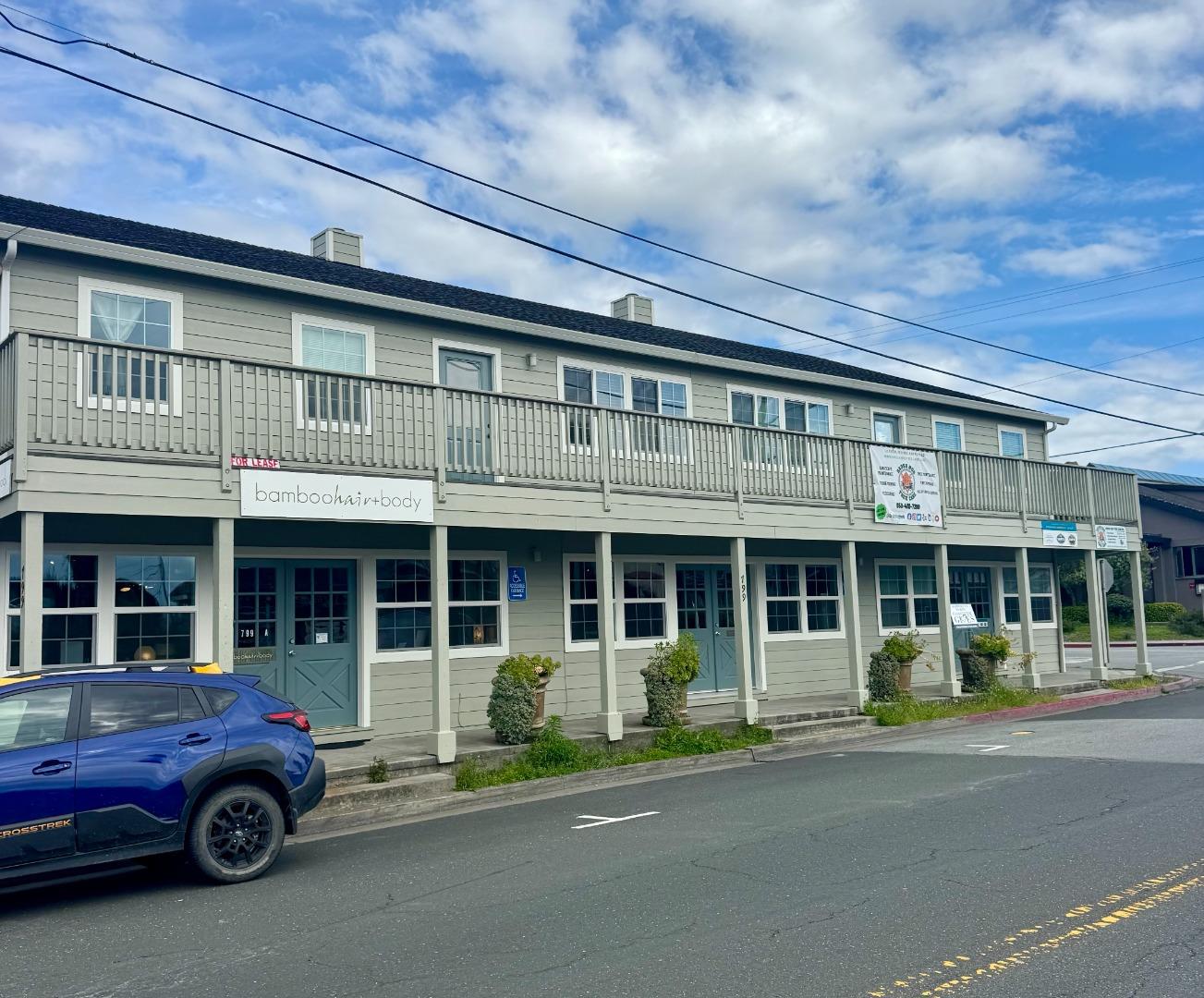 799 Main Street I