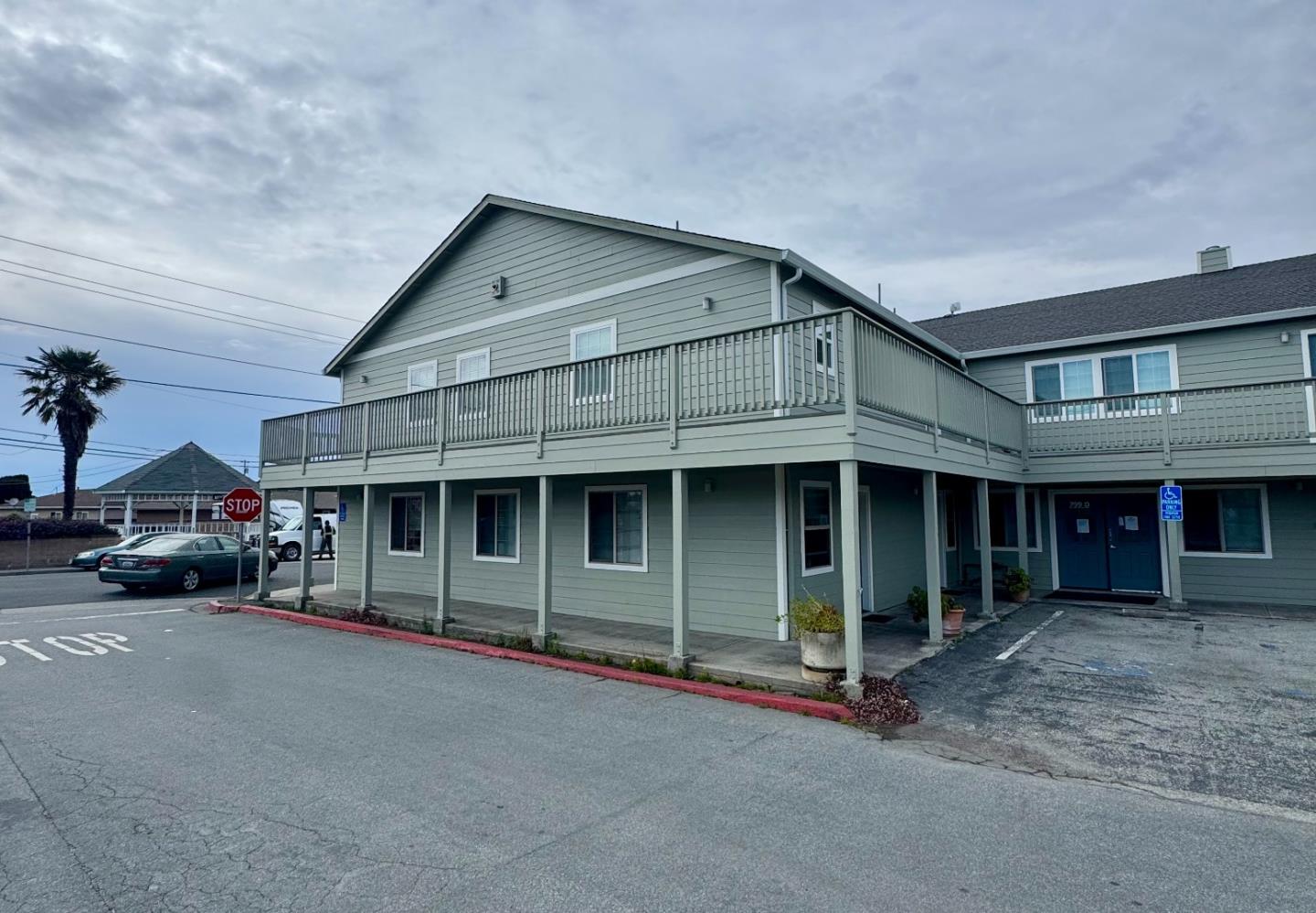 799 Main Street I