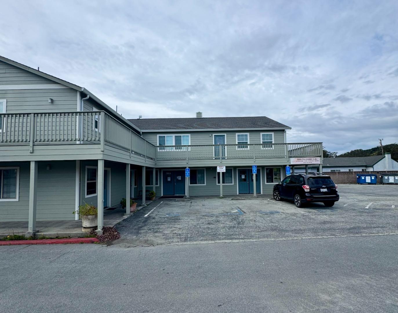 799 Main Street I