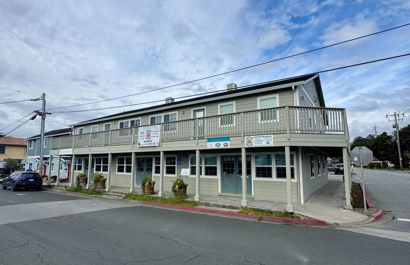 799 Main Street I